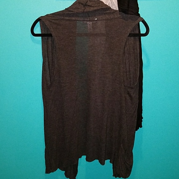 Over shirt capes - Picture 2 of 2